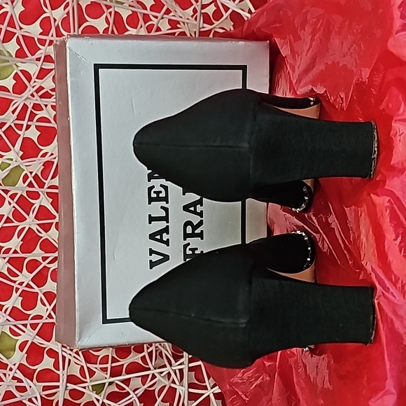 Women Black Shimmer Satin Valenti Franco Heels in a Size 11M - Picture 6 of 8